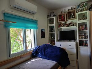 מדפים לאוספים אישיים